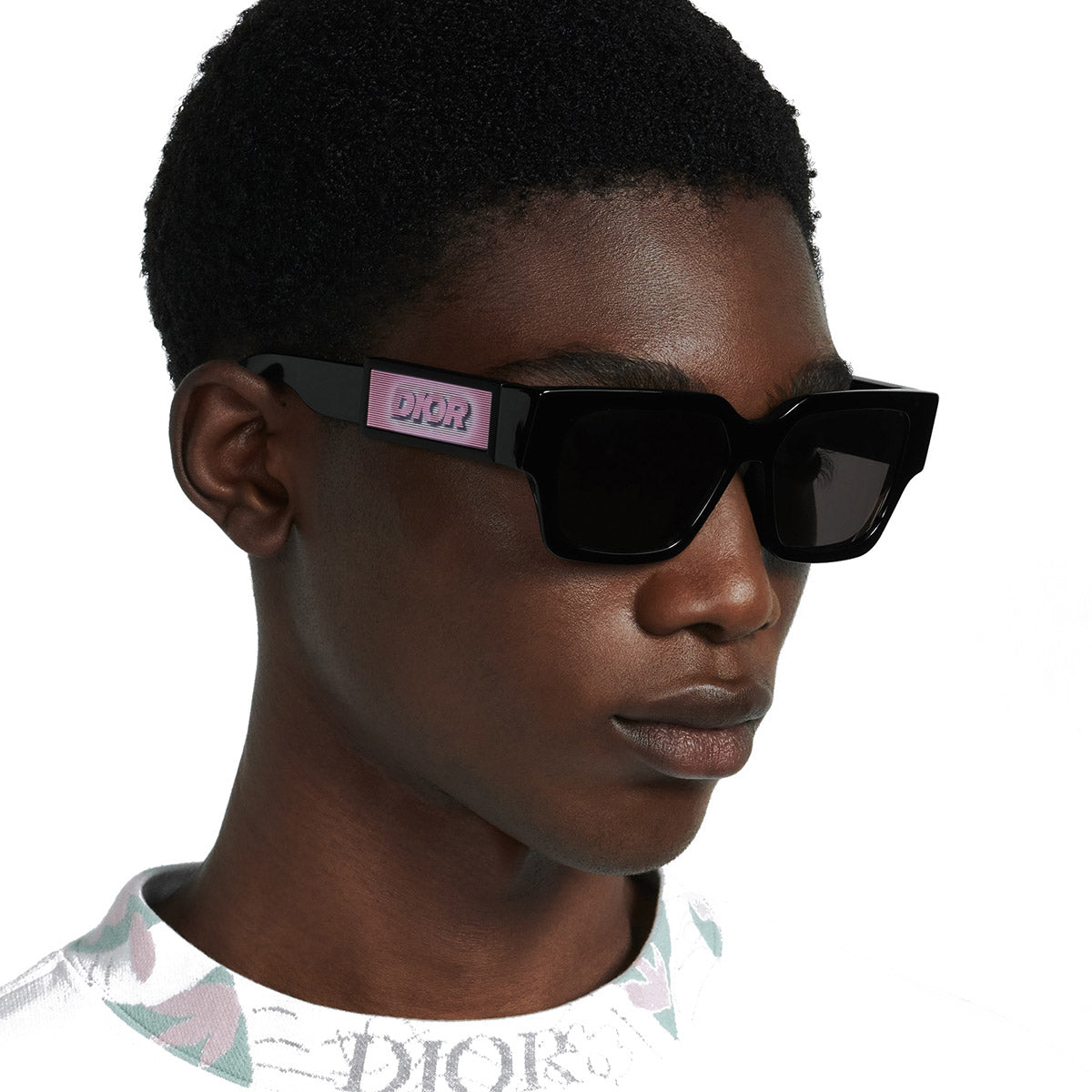 Dior® CD SU - Holographic Edition D CDSUYR 10A0 55 - Black Sunglasses